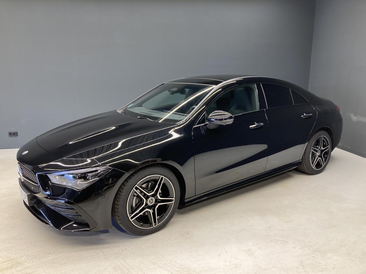 Foto - Mercedes-Benz CLA 180 Coupe Edition AMG 360CAM Pano Multibeam