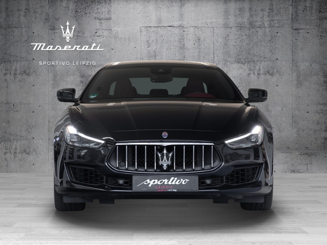 Foto - Maserati Ghibli Ribelle Edition "one of 200"