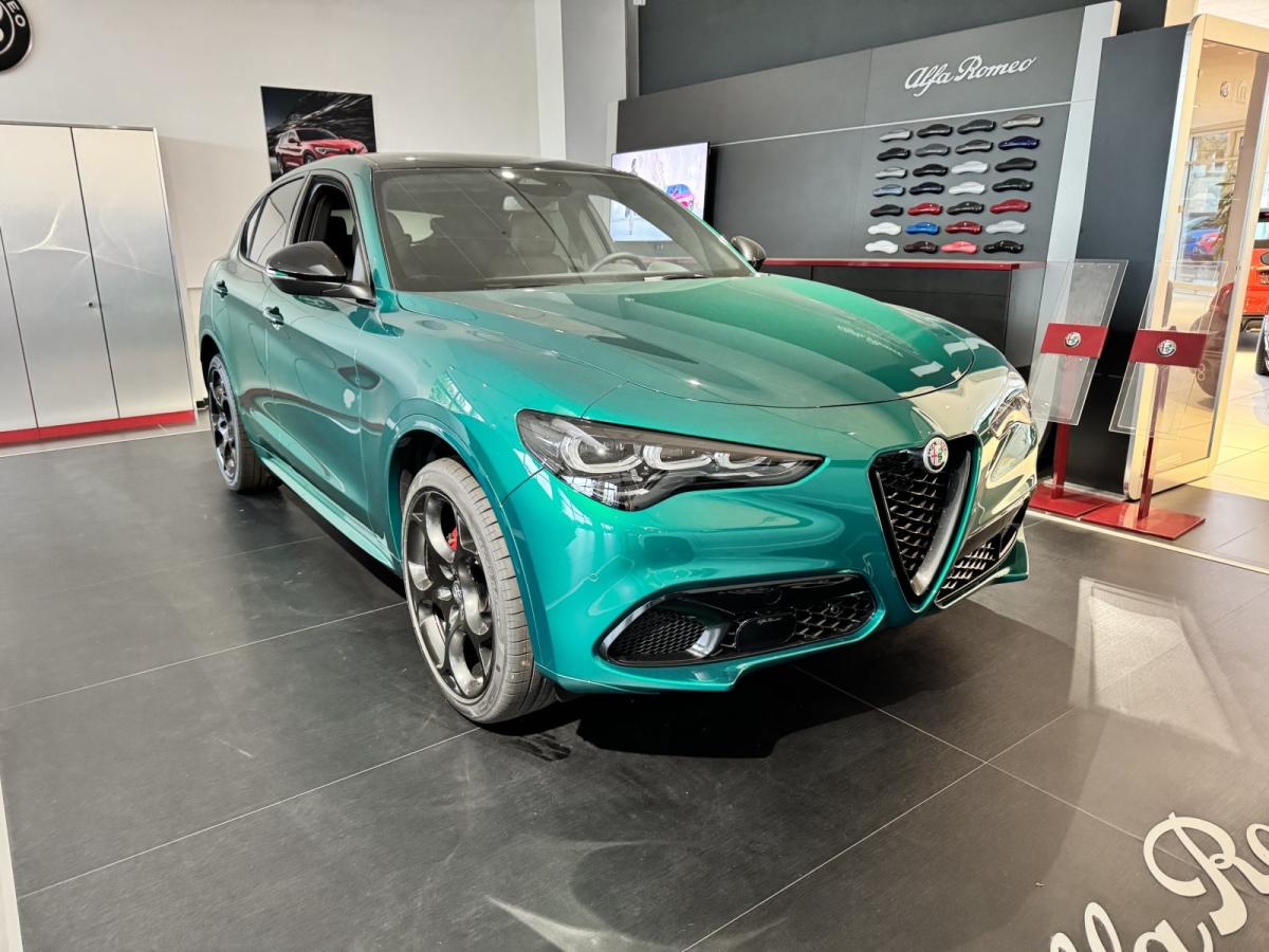 Foto - Alfa Romeo Stelvio Tributo Italiano Q4