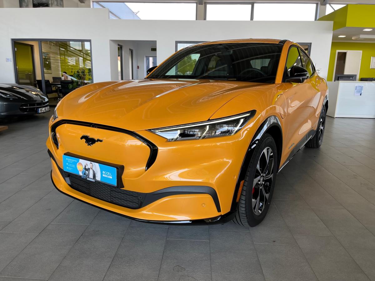 77 kw/h AWD Tech-Paket 1 inkl. Vollkasko-Versicherung