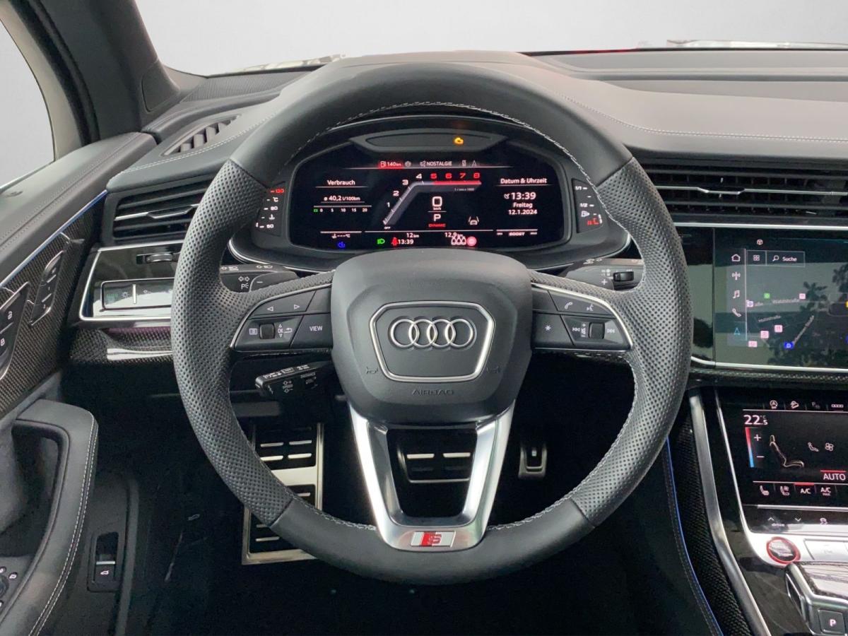 Foto - Audi SQ7 Competition plus