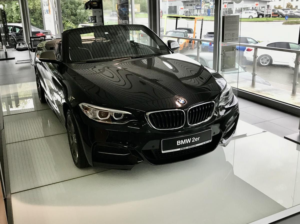 Foto - BMW M240i i xDrive Cabrio.