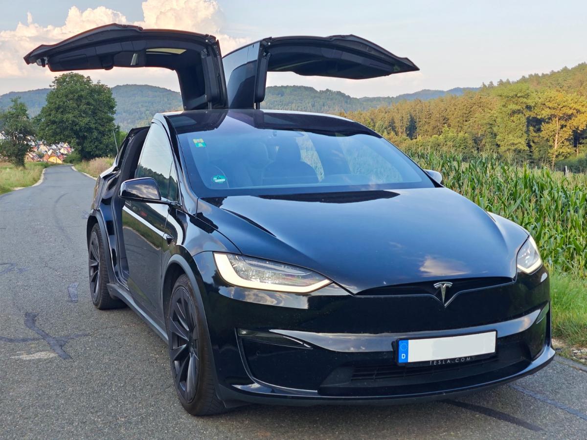 Foto - Tesla Model X Plaid