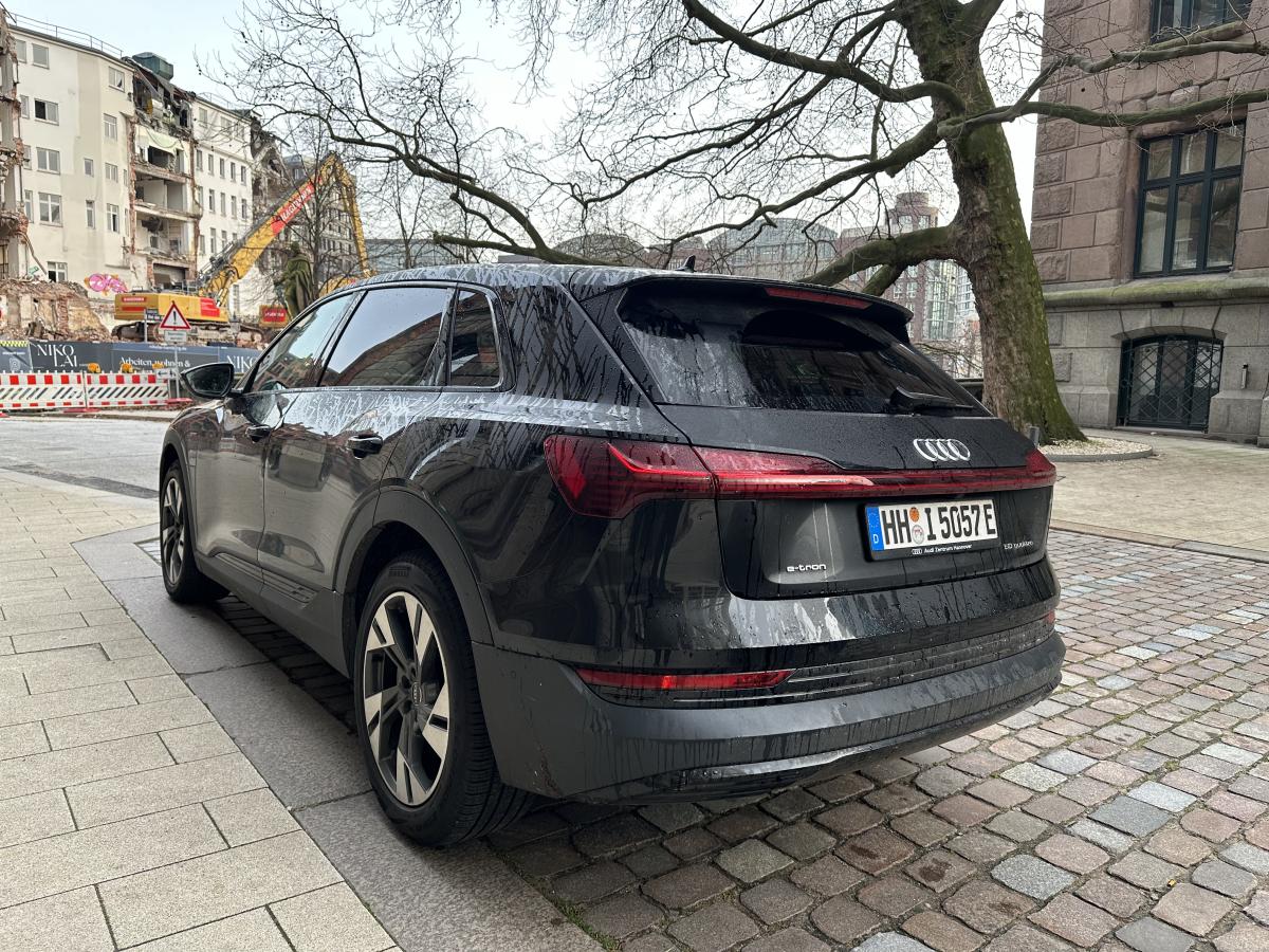 Foto - Audi e-tron 50