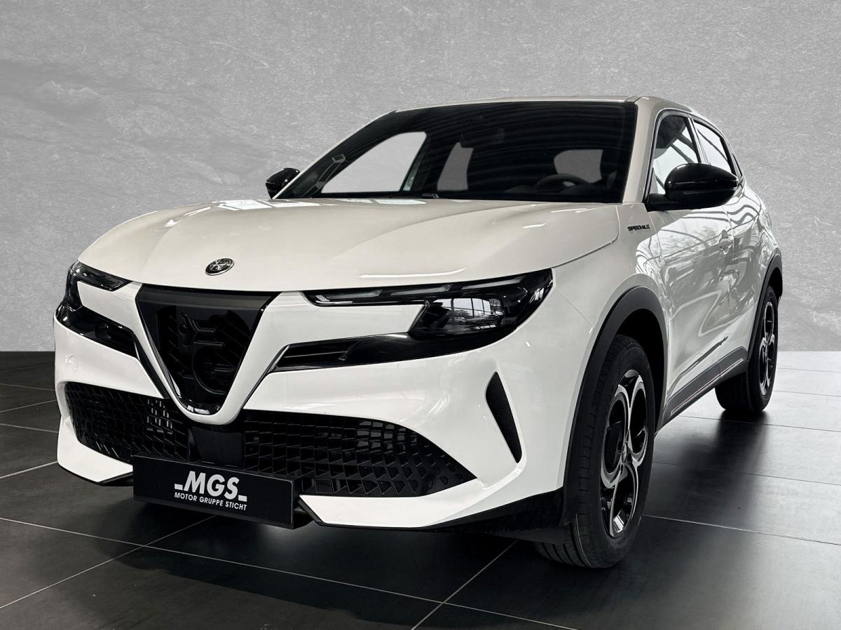 Foto - Alfa Romeo Junior Ibrida Speciale #KAMERA #NAVI #ACC