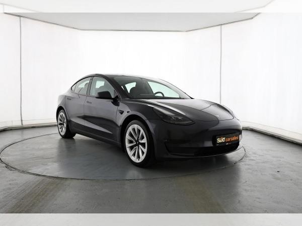 Tesla Model 3 jetzt ab knapp 40.000 Euro erhältlich 