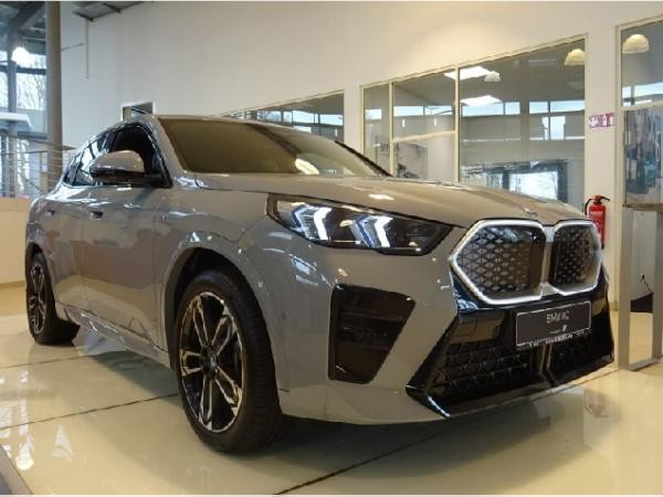 BMW iX2 für 657,50 € brutto leasen