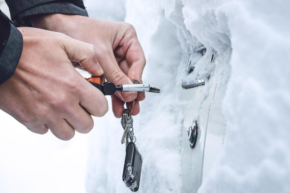 Türschloss oder Autotür zugefroren: Sprays und Pflege helfen